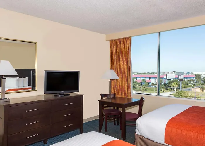 Ramada By Wyndham Kissimmee Gateway